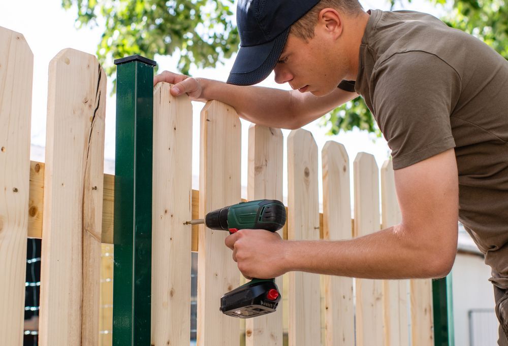 Fence Repair & Maintenance